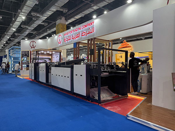 Paper's Paper Me & Tissue Me & Print 2 Pack Tri-Exhibitions افتتحت بشكل كبير ، مما يوفر نظرة خاطفة على اتجاهات جديدة في التغليف.